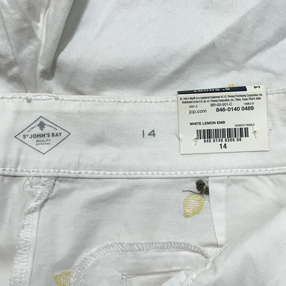St. John's Bay Women's 14 White Yellow Lemon Pattern 5" Inseam Flat Front Shorts - Picture 4 of 12